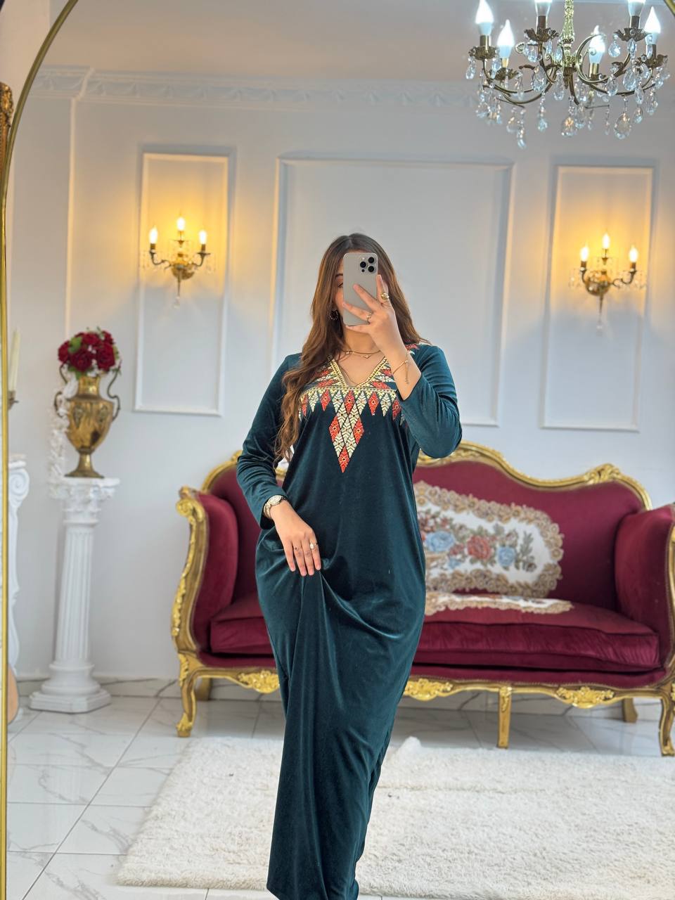 عباية أنيقة من القاطيفة الراقية ✨